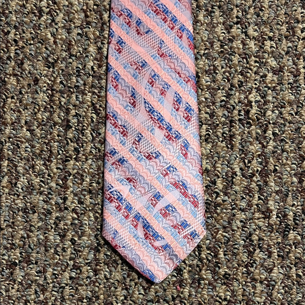 ♻️ Pink tie